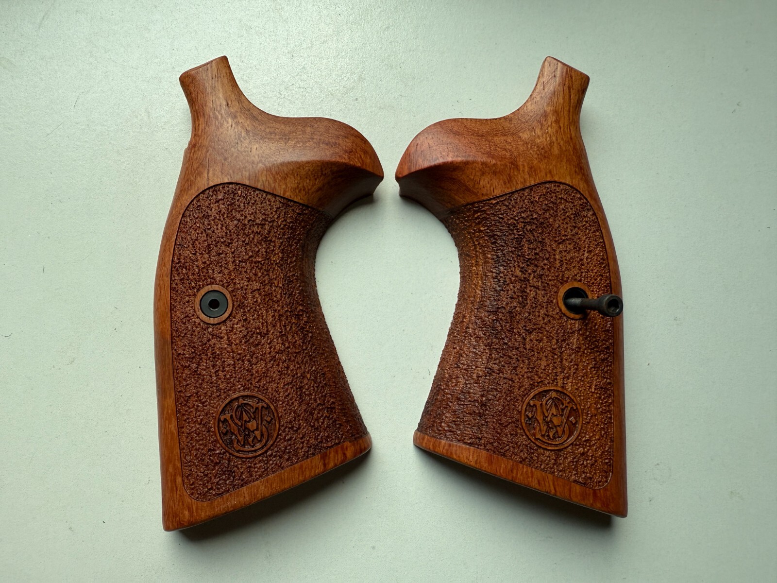 New Decorative Grips for S&W N FRAME ROUND BUTT Revolver; Opened back