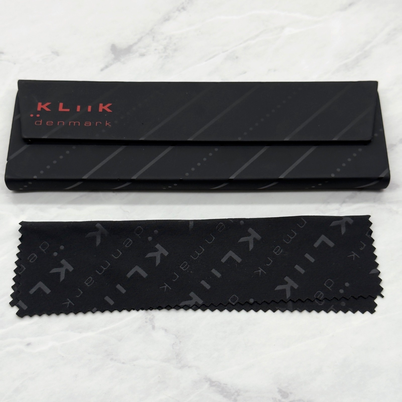 Kliik Denmark Eyeglass Hard Case Trifold Foldable Magnetic Closure Black Red