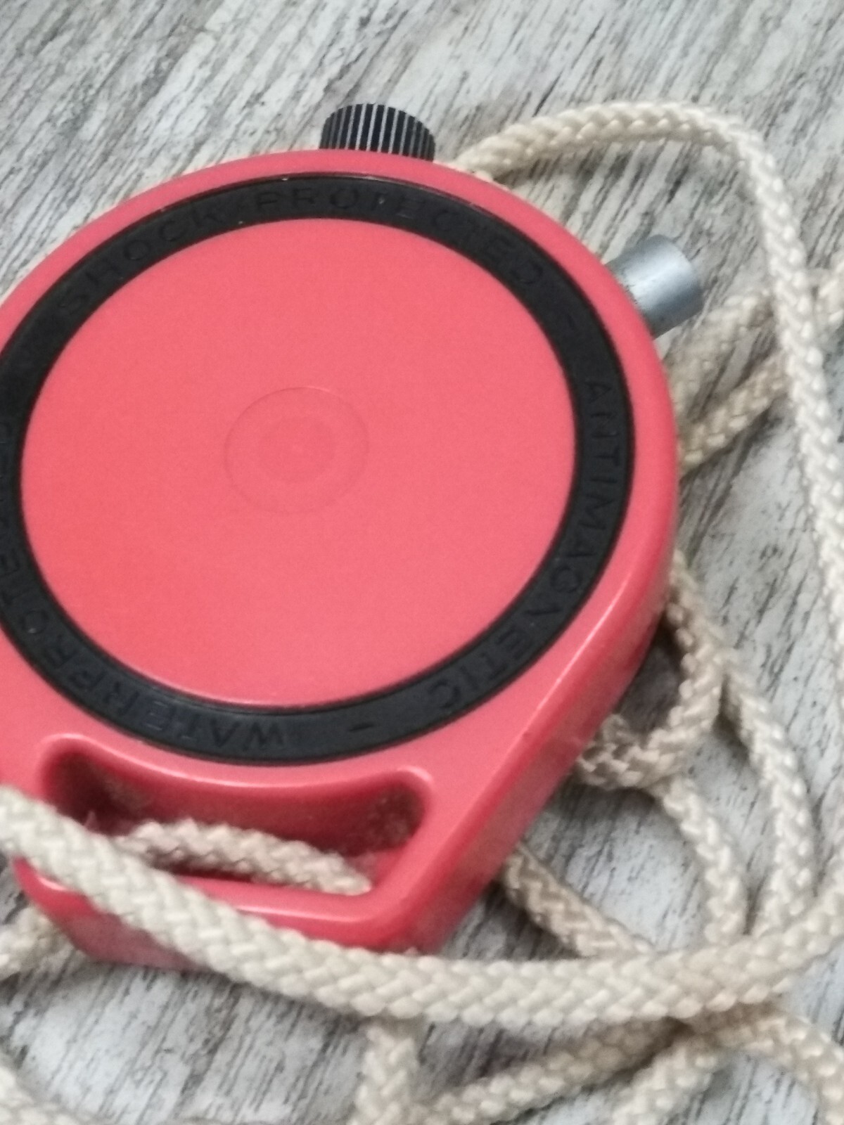 VTG. DORO SHOCK-PROTECTED ANTIMAGNETIC WATER-PROTECTED STOPWATCH W/CORD