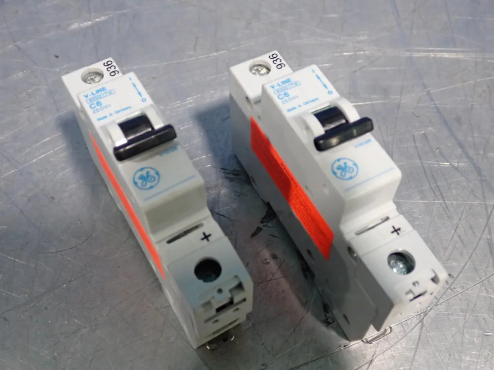 GENERAL ELECTRIC V76106 LOT OF 2 CIRCUIT BREAKER  05190222350