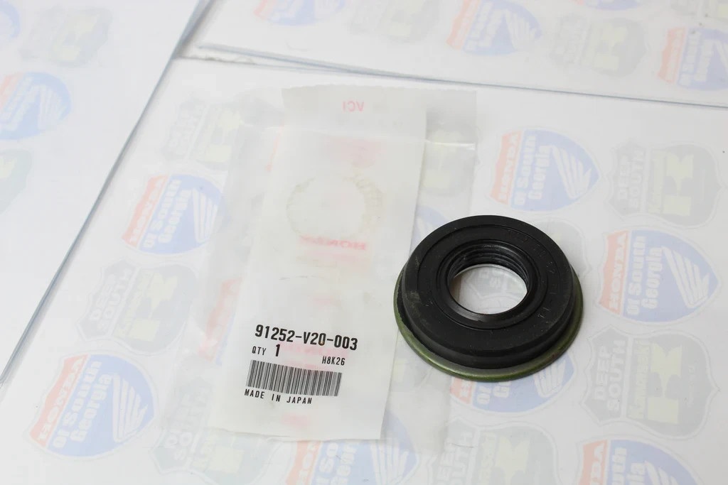Honda 91252-V20-003 Oil Seal (30X62X11)