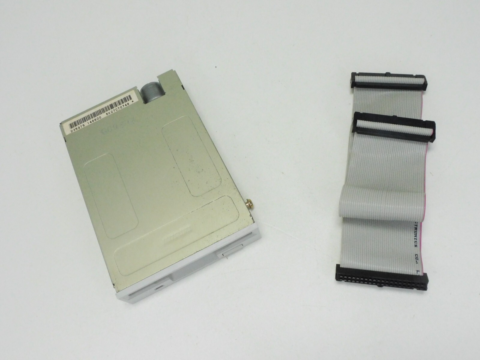 Vintage Newtronics Mitsumi D359T5 Floppy Drive 3.5 IDE and Wire