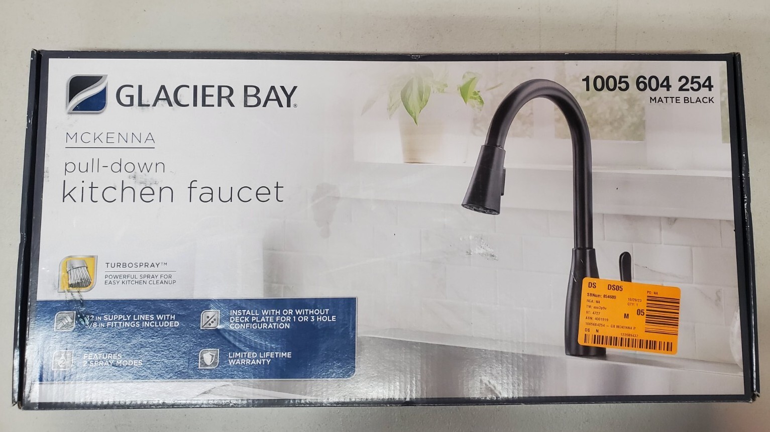 Glacier Bay McKenna Single-Handle Pull-Down Sprayer Kitchen Faucet - Matte Black