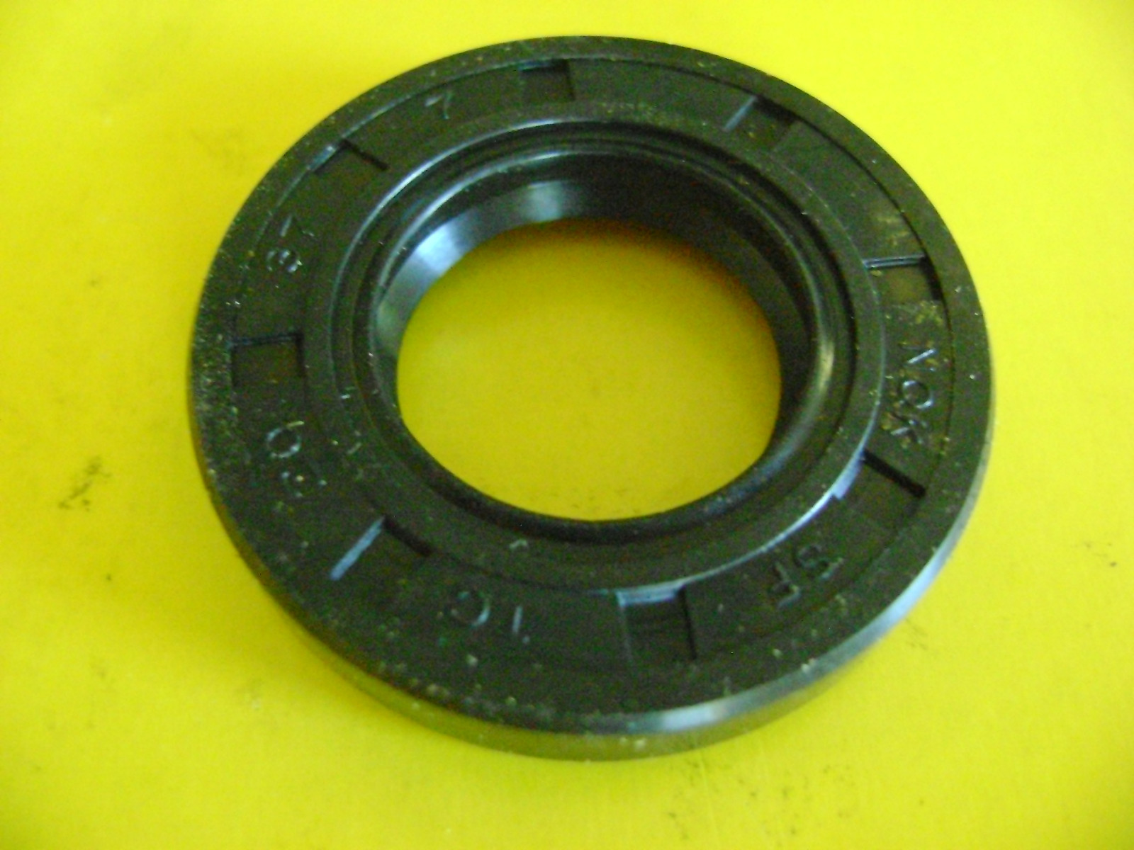 NEW TC 20X37X7 DOUBLE LIPS METRIC OIL / DUST SEAL 20mm X 37mm X 7mm