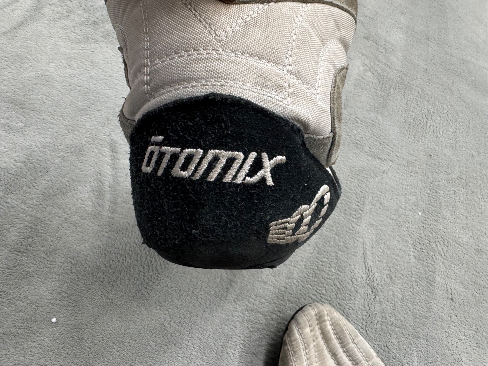 Otomix Original Lite M3000 Men's 10.5 Shoes White Weightlifting MMA-No Insoles
