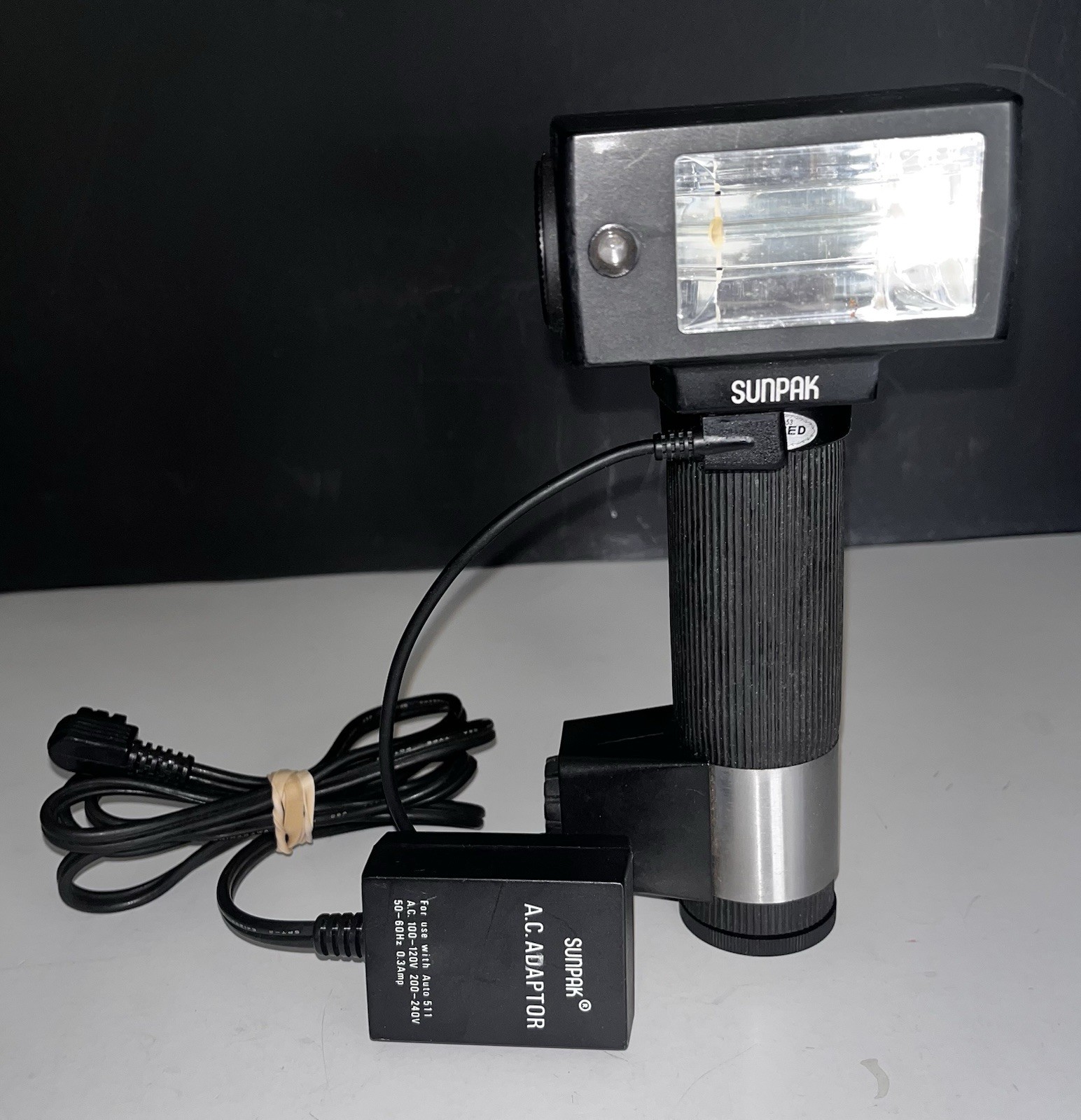Sunpak Auto 511 Thyristor Flash W/AC Adaptor & Sync Cable
