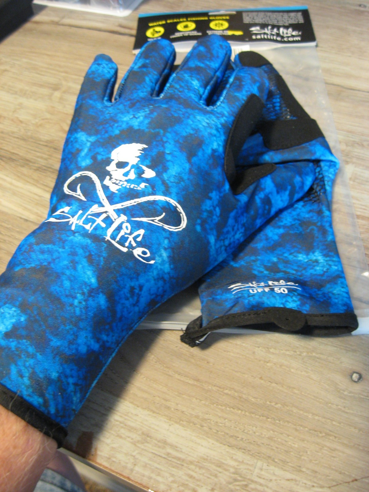 Salt Life Fishing Gloves - Non-Slip Grip - UPF 50 - SLA901 Blue - Small-Medium