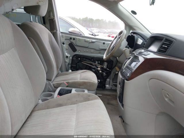 QUEST 2015 Glove Box 4986446