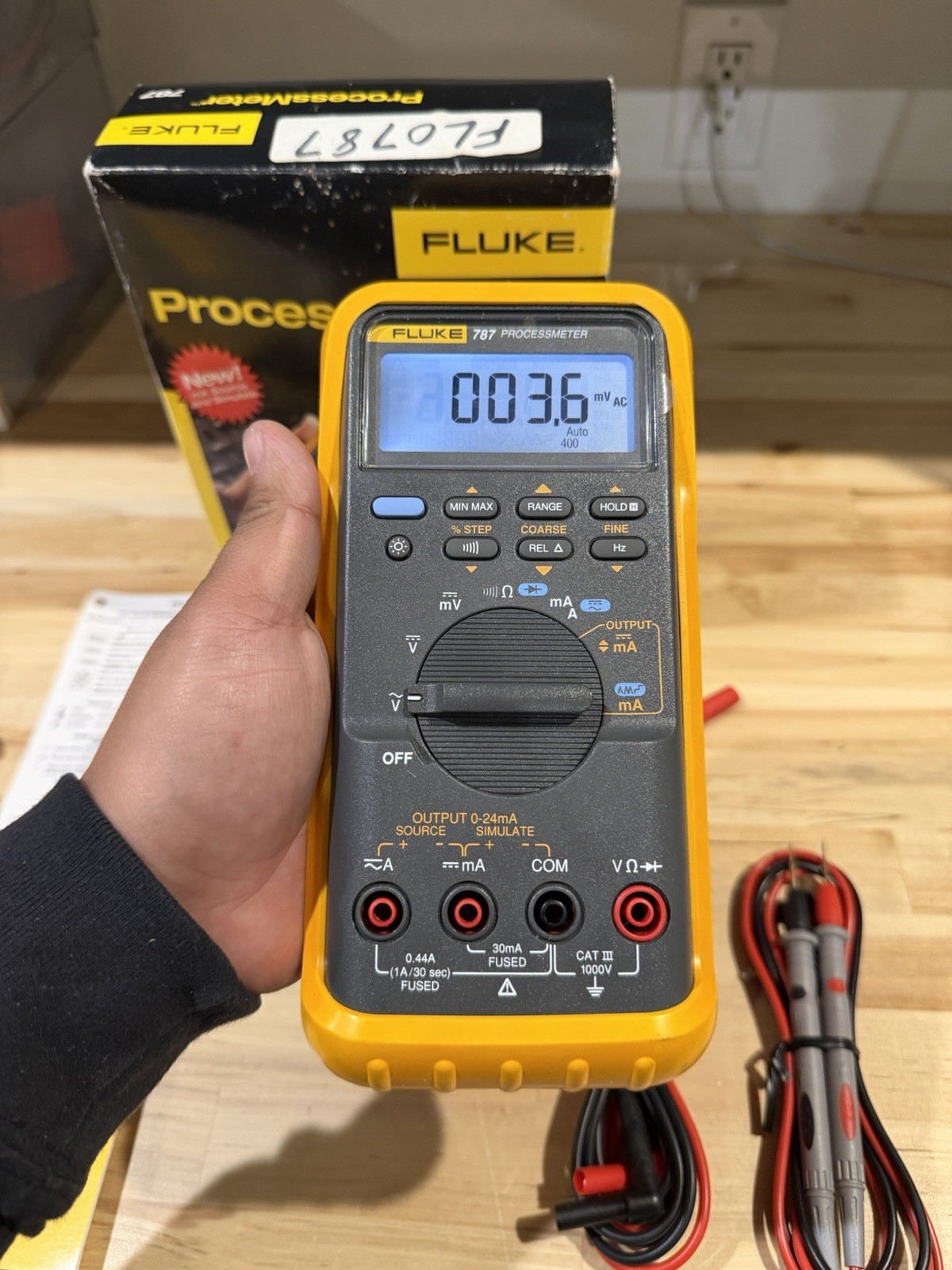 FLUKE 787 PROCESSMETER SHIPS FAST - FREE SHIPPING RARE
