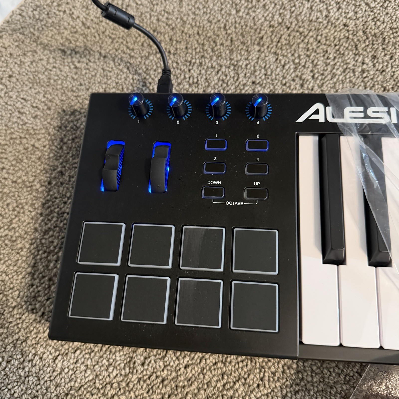 BNIB Alesis V49 49-Key USB MIDI Keyboard Controller - Tested