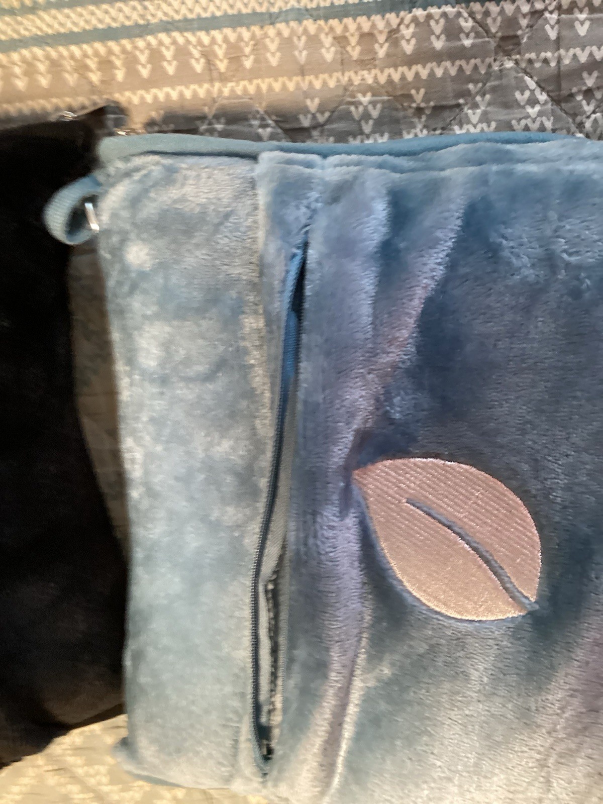Pavalia Travel Blanket Compact With Bag