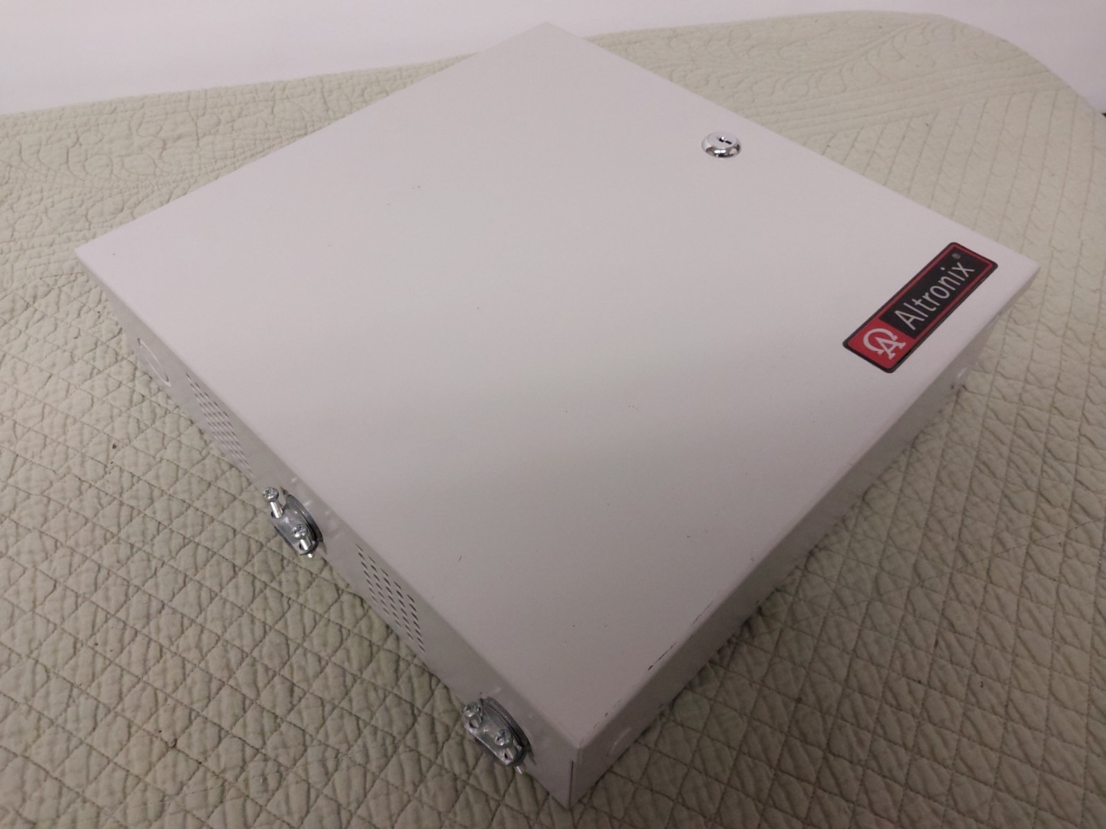 Altronix ALTV1224DC CCTV Power Supply, Eight Fused Outputs, 12/24VDC at 4A