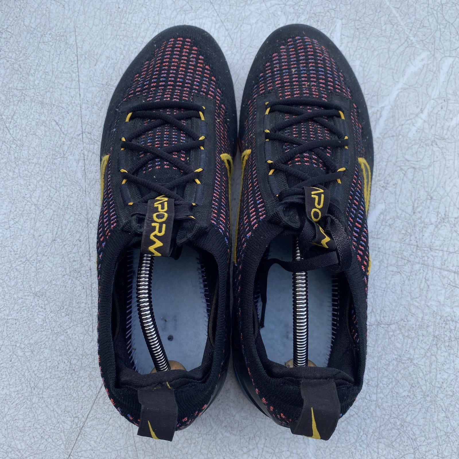 Nike Air VaporMax 2021 Flyknit Shoes Mens 11 Black Yellow Sneakers DV2118-001