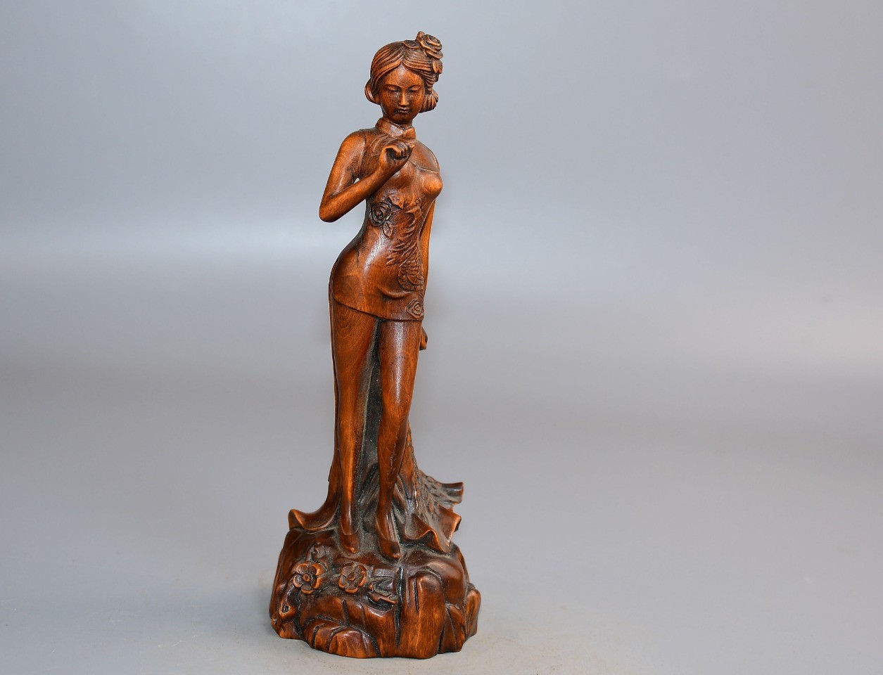 Exquisite Boxwood Phoenix Beauty Ornament