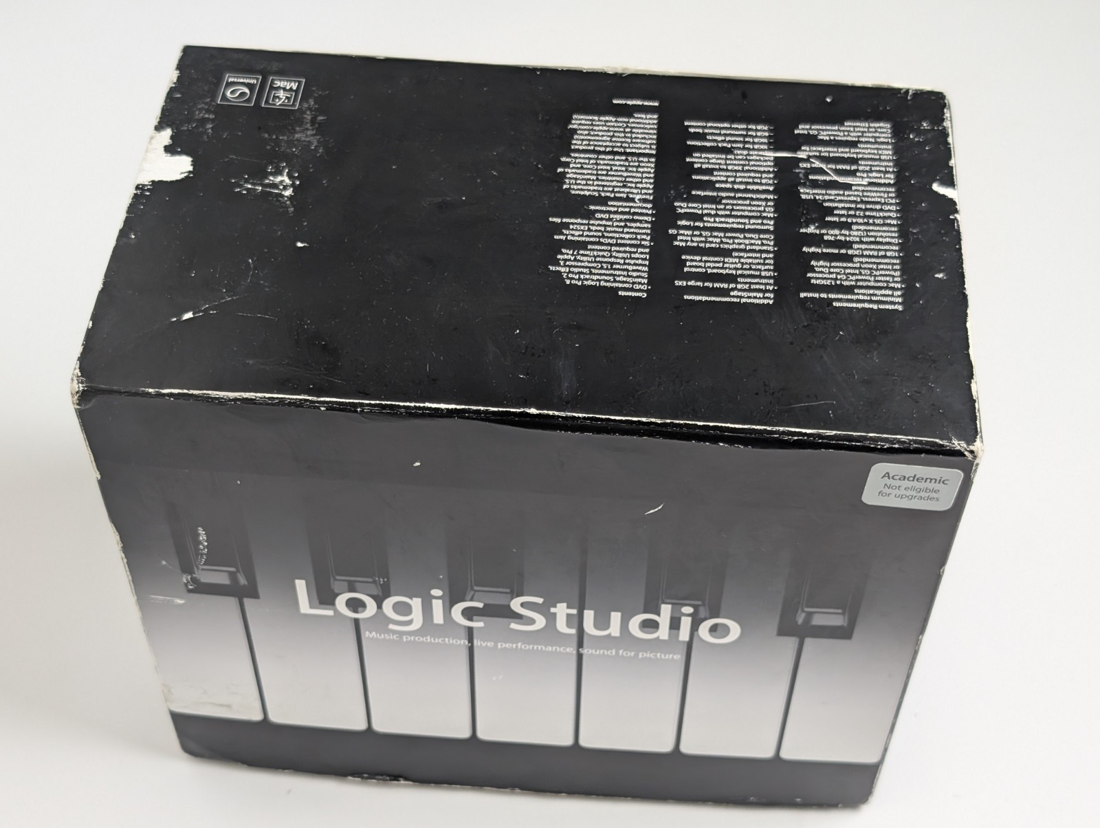 Apple Logic Studio Logic Pro 8 Box Set CDs Manuals Legacy Mac READ