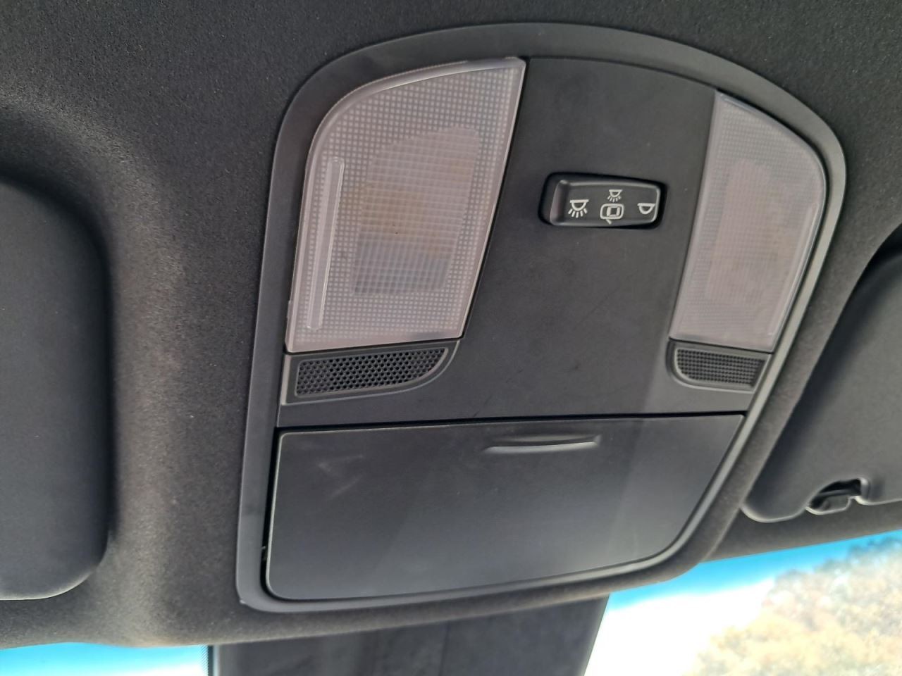 VELOSTER 2019 Glove Box 4864739