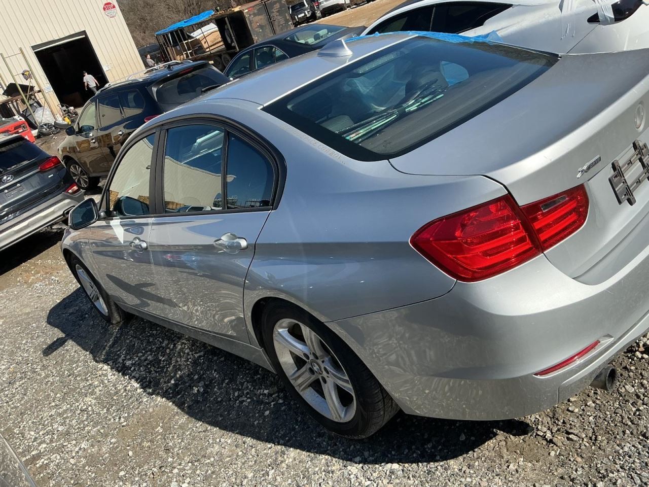 320I 2013 Glove Box 4969493