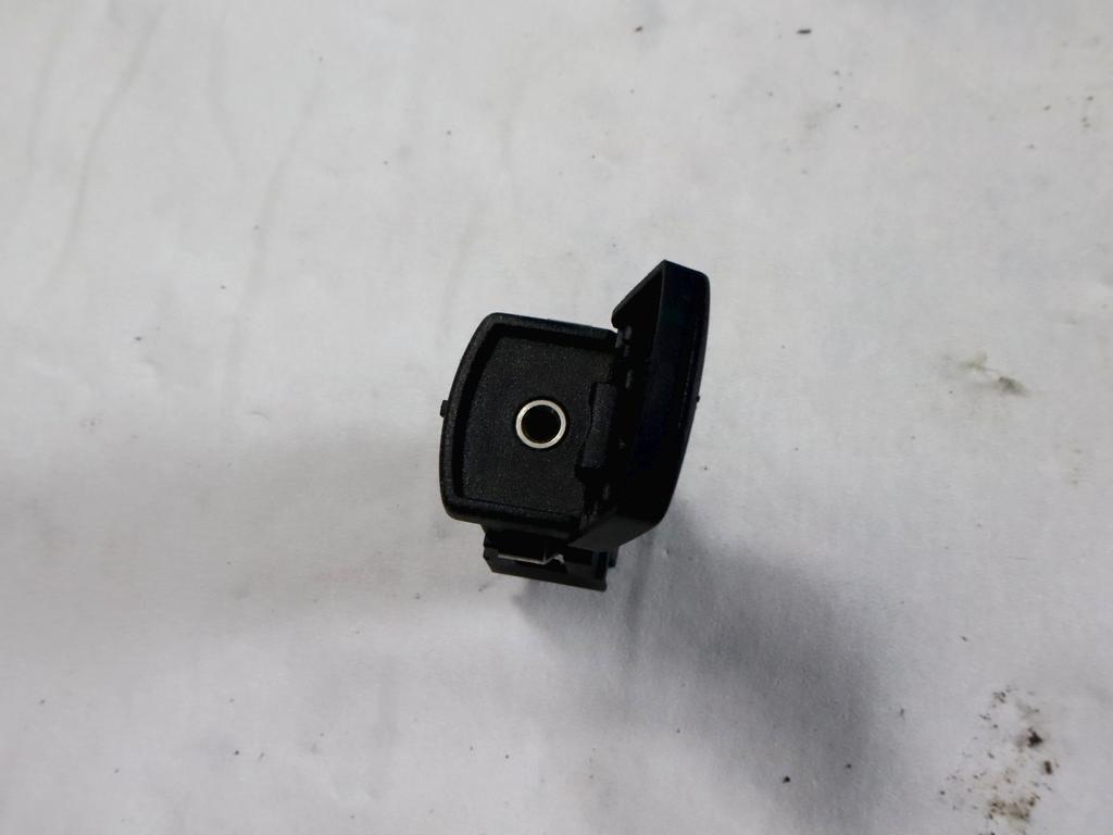 6R0035724 VOLKSWAGEN POLO 1.4 D 55KW 5M 5P AUX ENTRANCE DOOR (2017) SPARE US