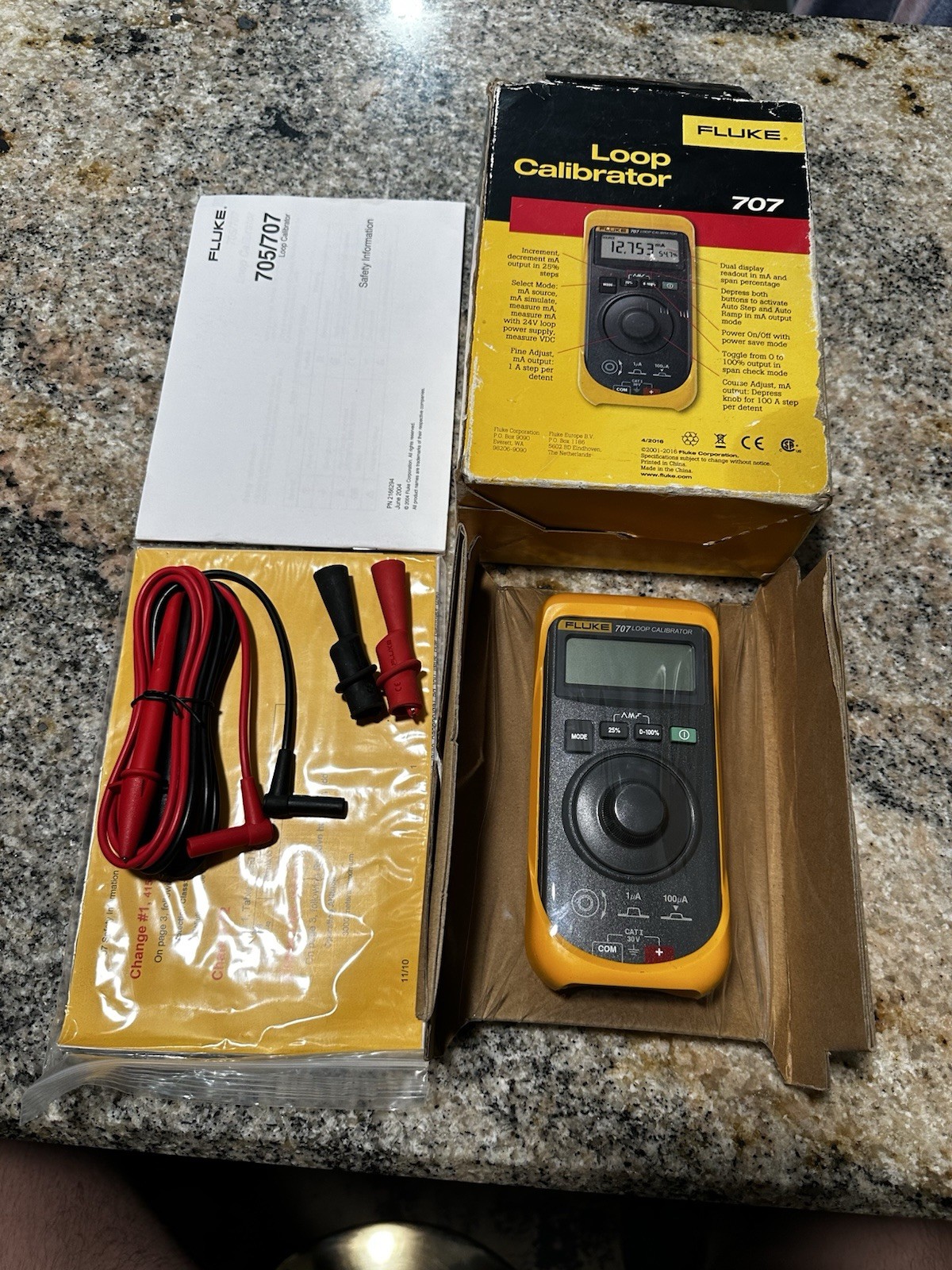 Fluke 707 Loop Calibrator New Factory Sealed Complete w/ Leads Manual