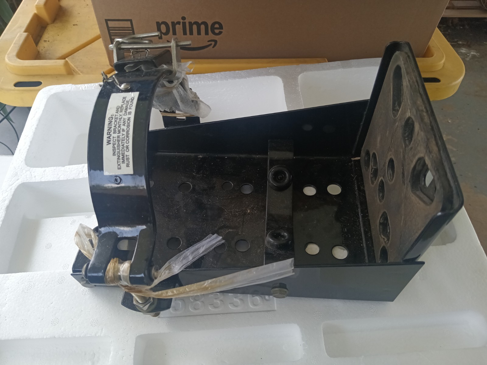 KIDDE 366242 Fire Extinguisher Mounting Bracket, Steel NEW