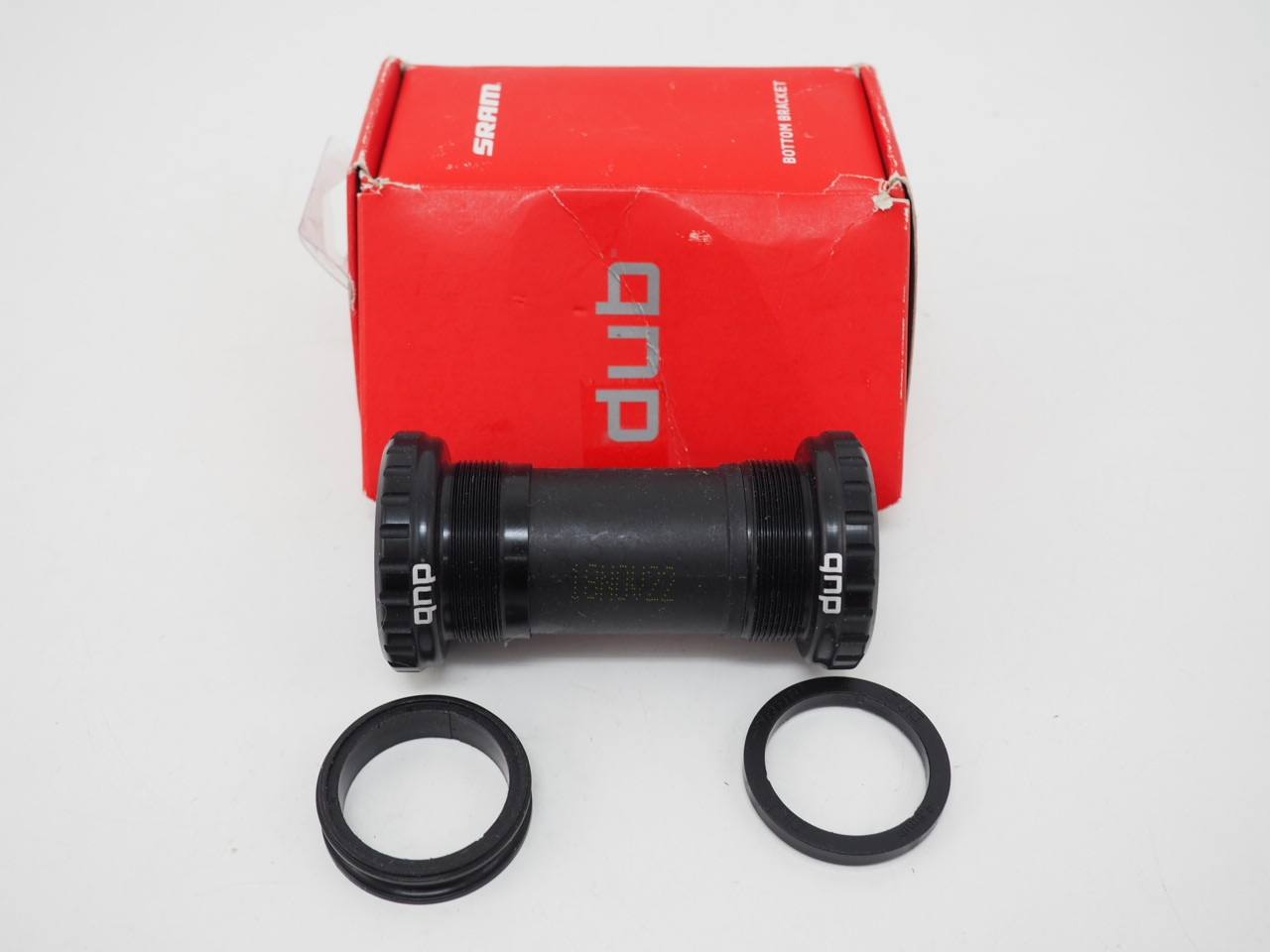 New! SRAM dub BSA Bicycle Bottom Bracket Black Threaded w/ 2 Spacers