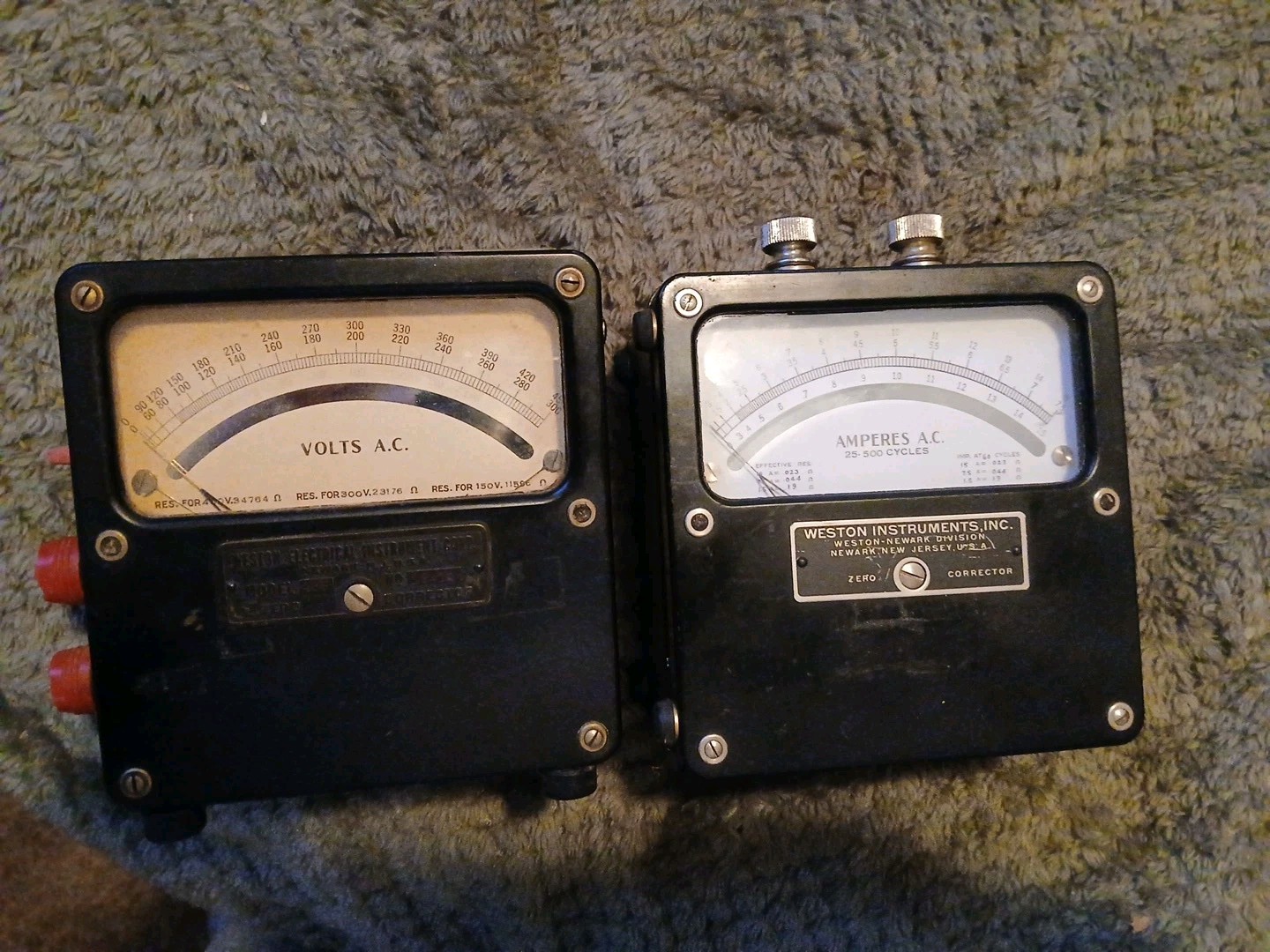 (2) Vintage Weston 433 Electrical AC Voltmeters  Zero Corrector Volts Amperes