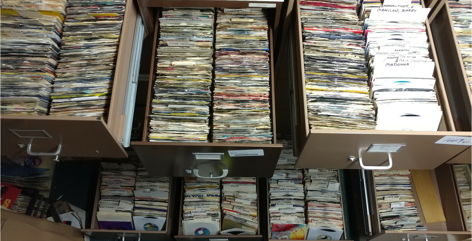 Pick ANY (10) 45 rpm RECORDS for$19.99 60s 70s 80s 90s POP ROCK SOUL COUNTRY A-C