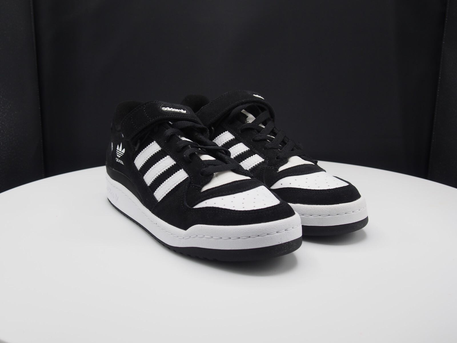 Adidas Low Forum "Panda" GW0695 Men's size 10.5 US
