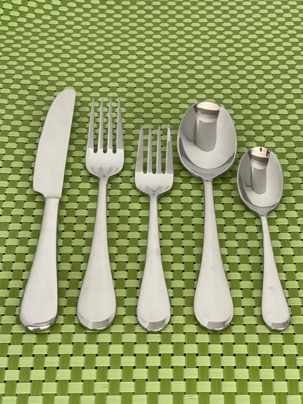Oneida ICARUS Stainless Glossy China NEW Flatware SMART CHOICE A4N