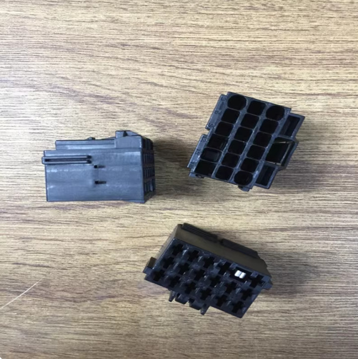 1PCS NEW 1718091-1 connector housing connector #L212Z LZ