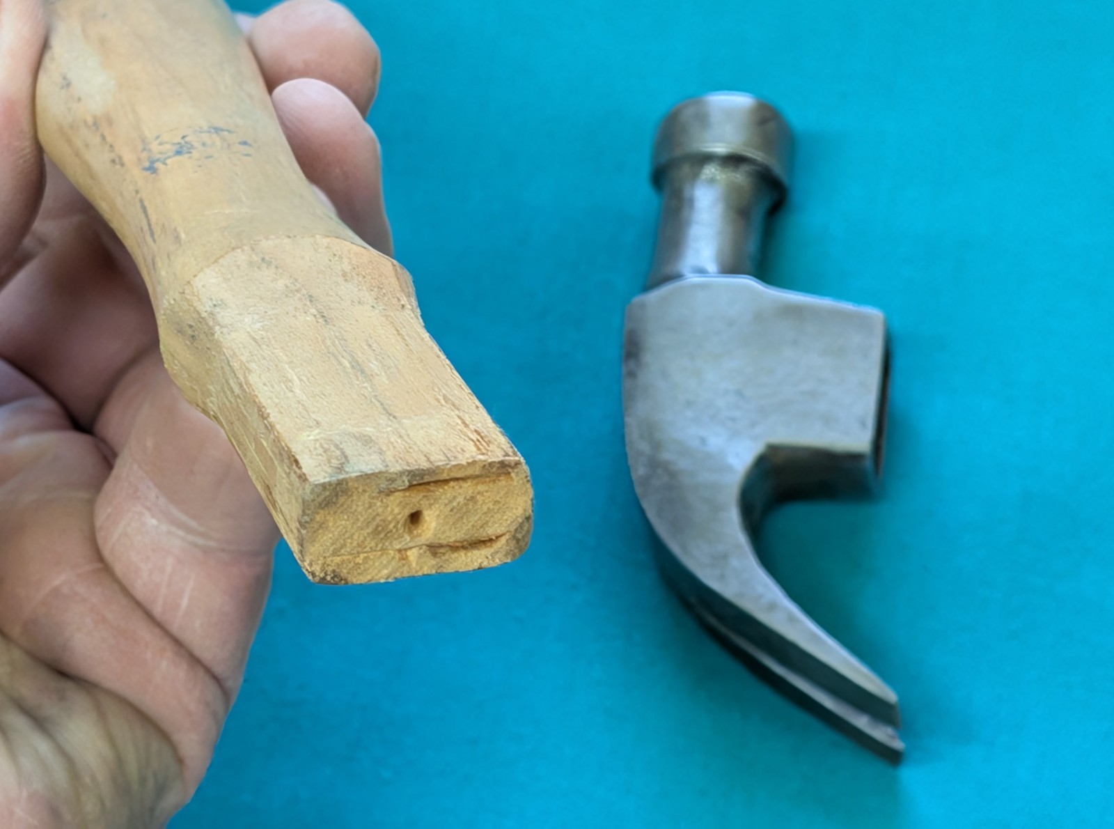 Vintage Curved Claw Hammer Total Weight 10.6-oz Unknown Maker Nice Casting