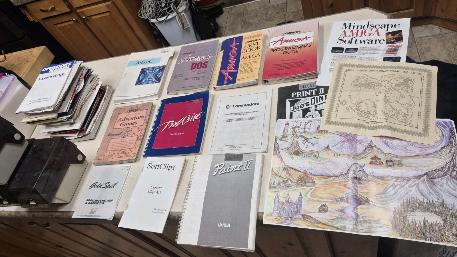 AMIGA Lot Software, Manuals, Programs, Books, Games, Instructions, Commodore