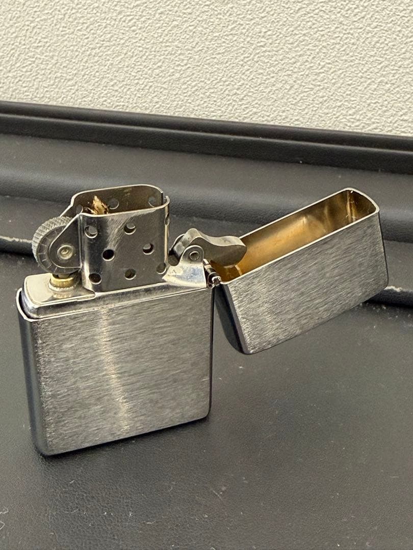 Zippo Lighter - Silver Hairline Finish
