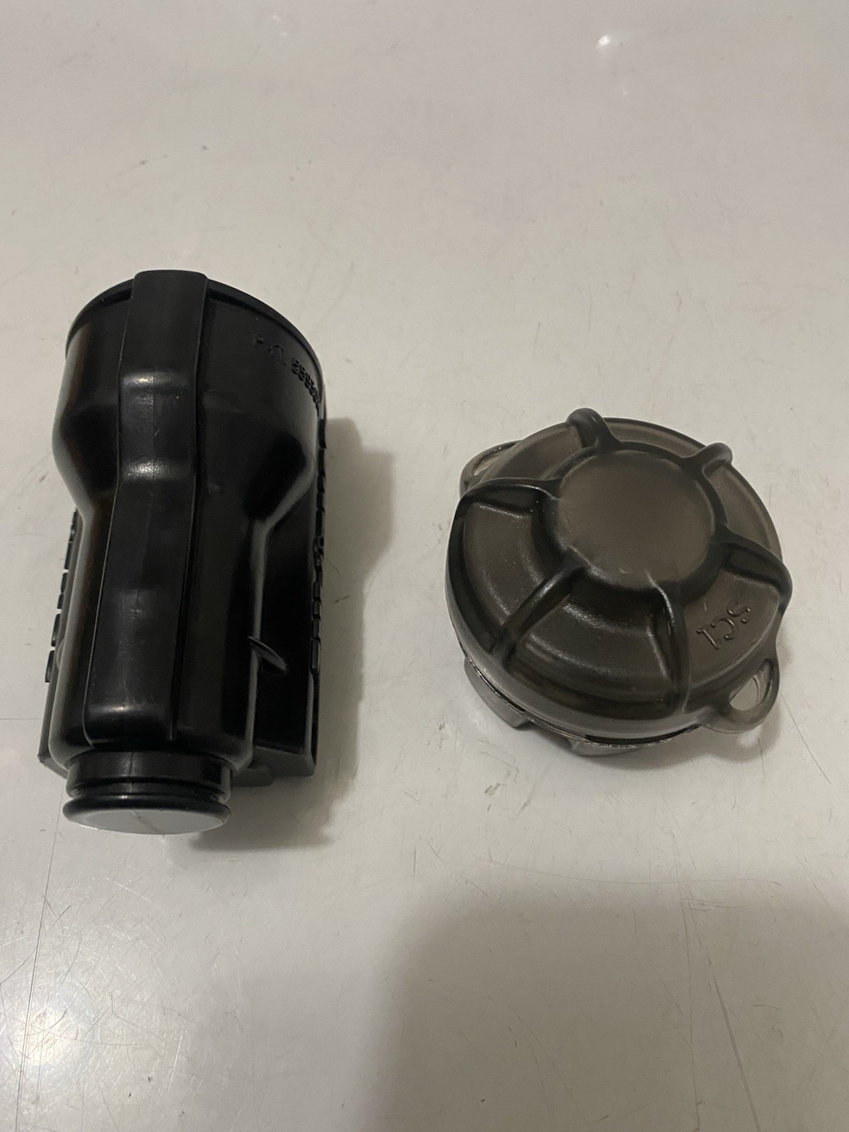 Sure fire Flashlight Speed Polymer Black Holster And Battery Case