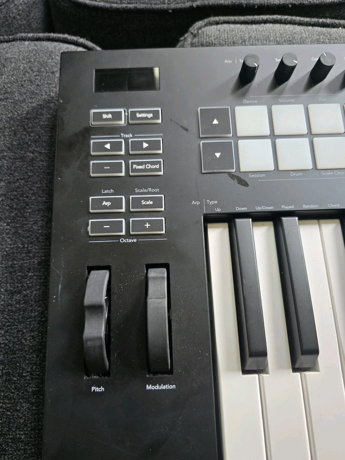 Novation Launchkey-49-mk3 Keyboard Controller With Usb Cable