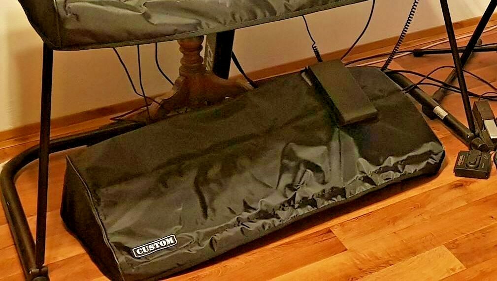 Custom padded cover for HAMMOND XPK-200 GL MIDI bass pedal