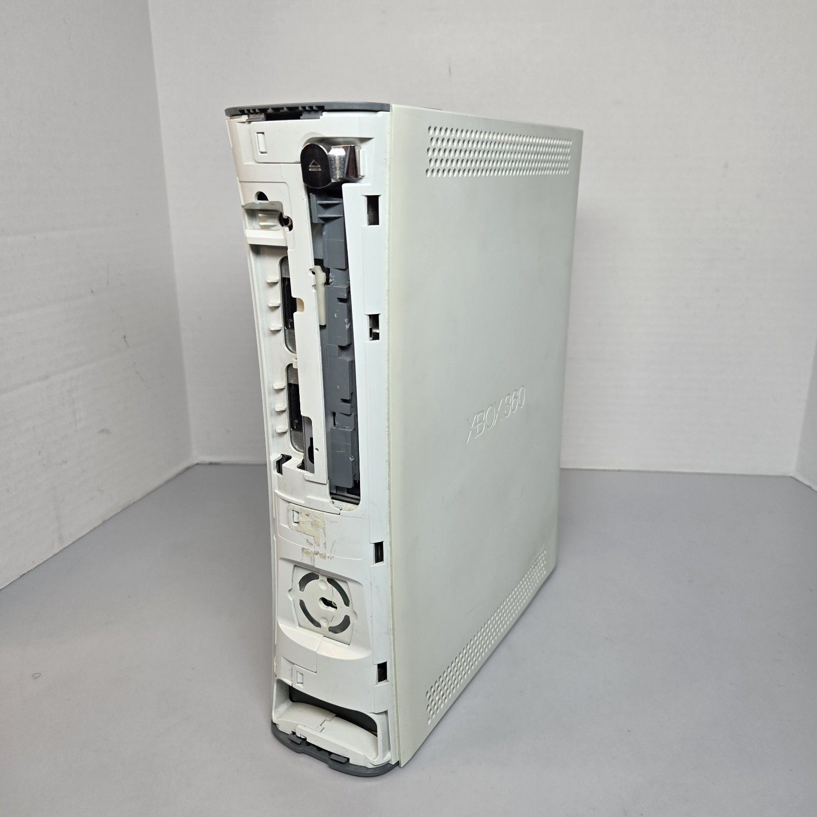 For Parts - Read - Microsoft Xbox 360 Xenon Console Only - No HDD