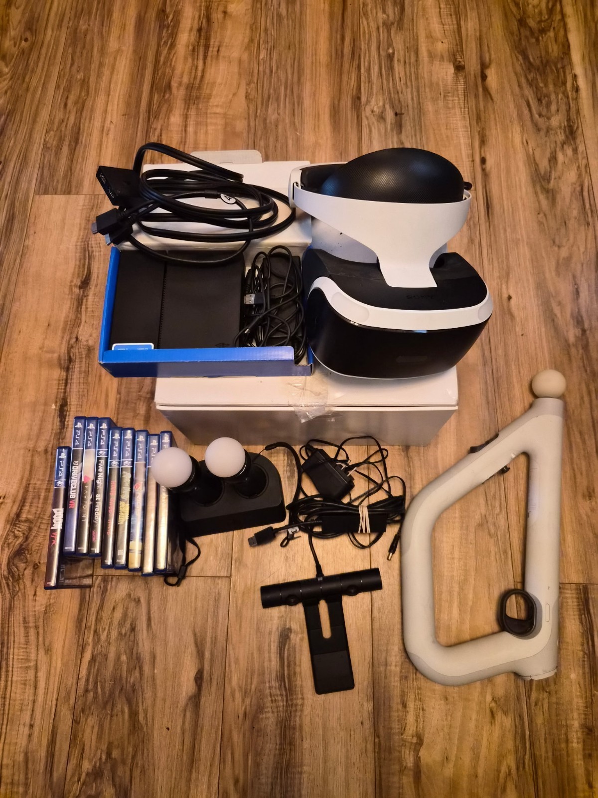 Sony PlayStation 4 PSVR Headset W Box! Aim Controller Camera & Game Bundle