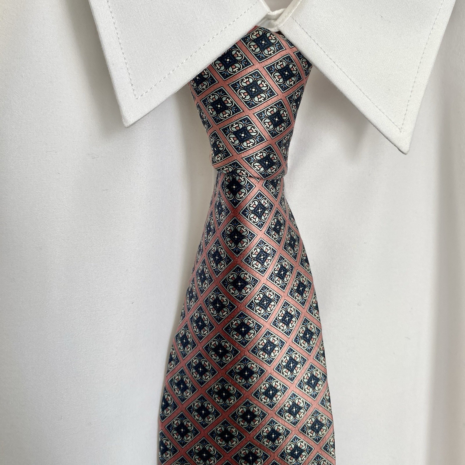 Mens Tie DS Wain Clothiers, , Silver Multi. 3.5 X58”. Mens Neck Tie, Made In USA