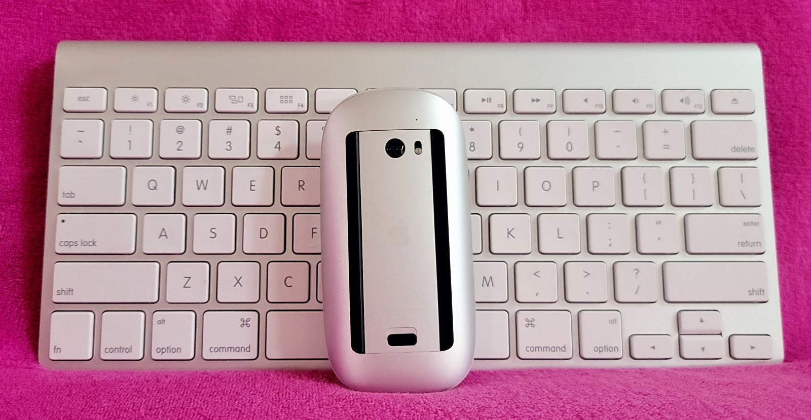 Apple A1314 Bluetooth Wireless Keyboard w/ A1296 Magic Mouse **Tested, Working!