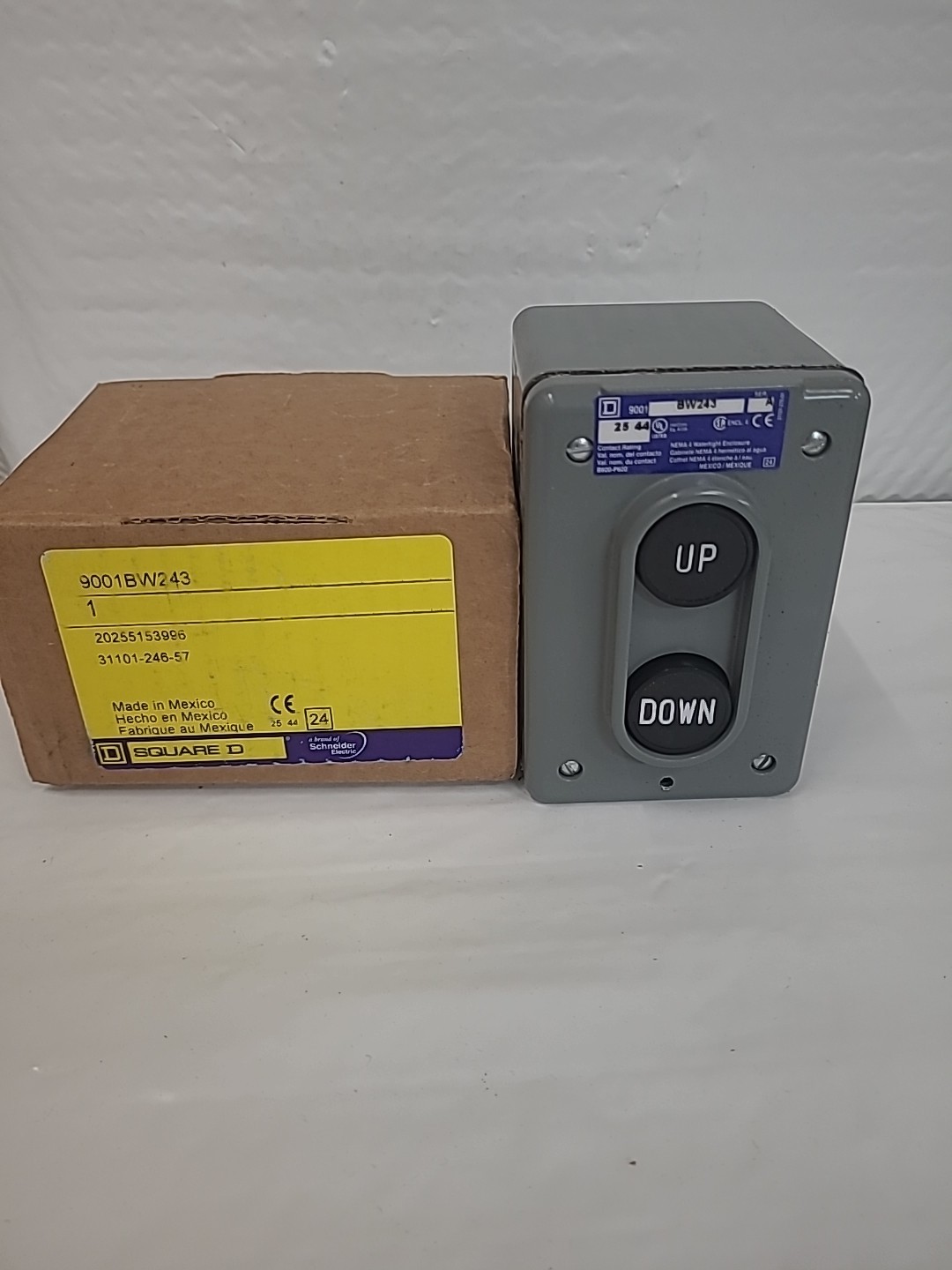 Square D 9001BW243 Push Button Control Station