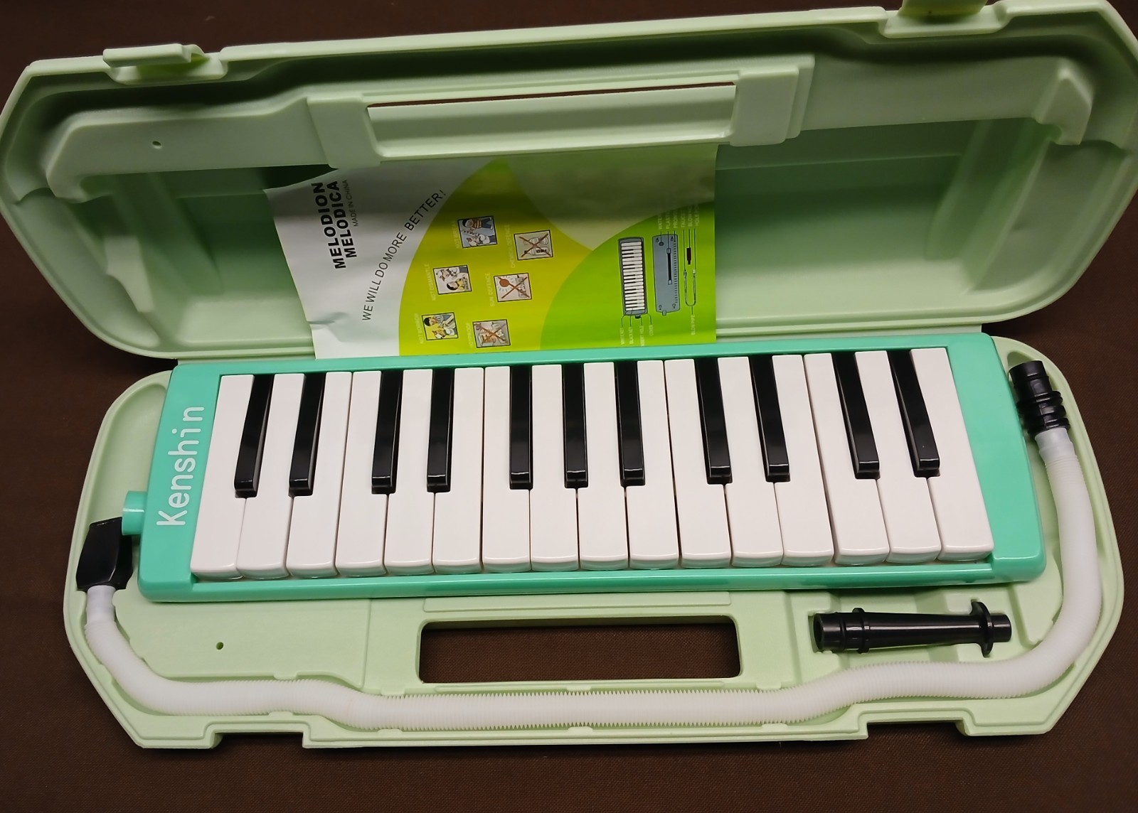 KENSHIN  27  KEY  MELODICA  w/ MOUTHPIECE, BLOW HOSE  &  CASE  $27 + shipping