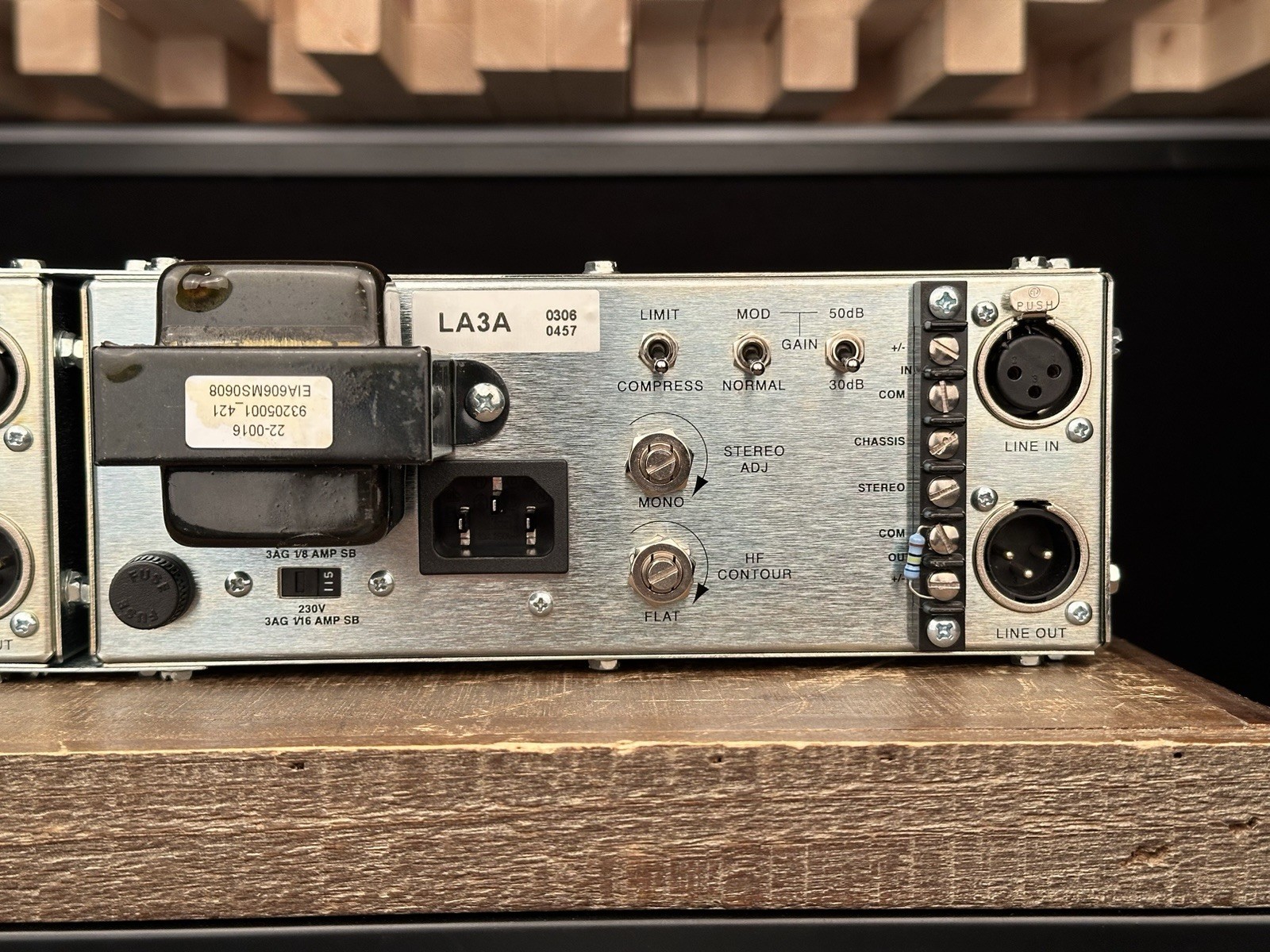 Universal Audio LA-3A Opto Compressor Sequential Stereo Pair. Urei LA 3A LA3A