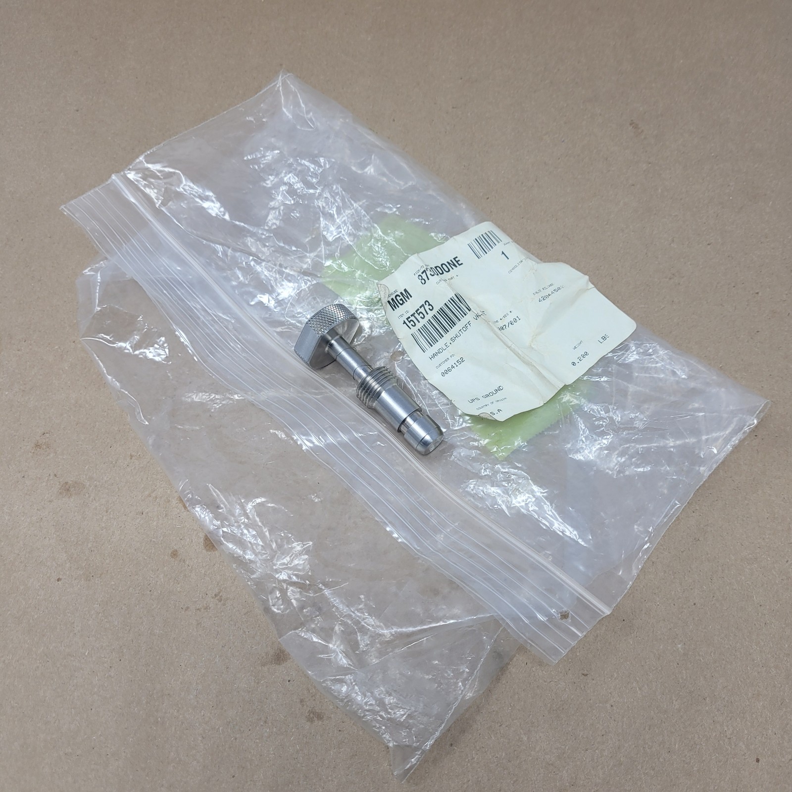 Graco 15T573 Handle Shutoff Valve, 0.484" Diameter, 0.39" Key Diameter - NEW