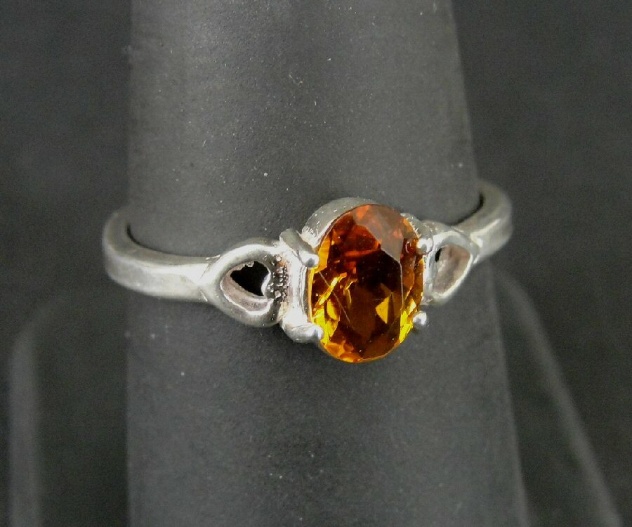 Ring Silver Citrine Oval Stone Hearts Band Sterling 925 Size 7.75 Ring 7 3/4