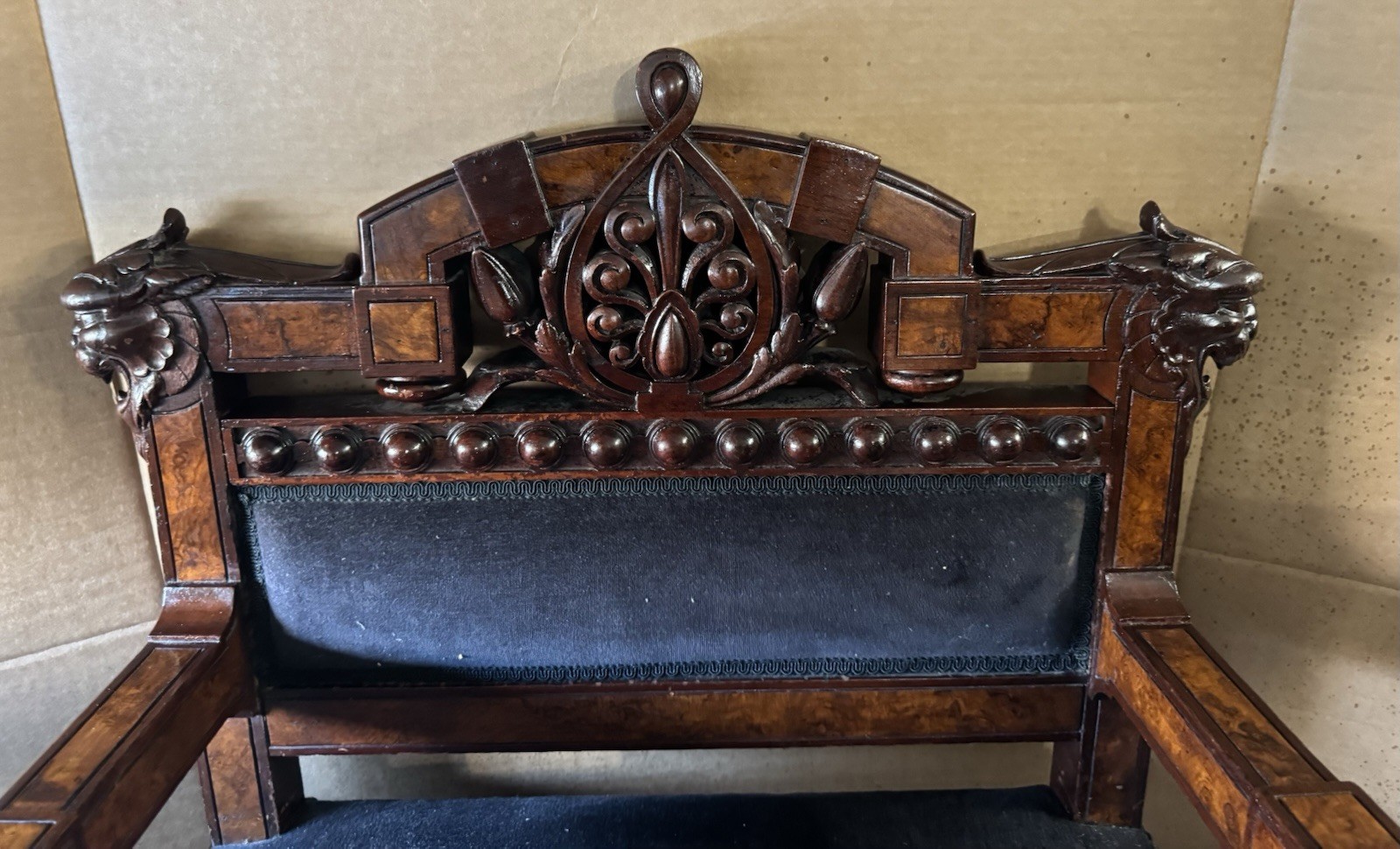 RENAISSANCE WALNUT LION HEAD ARM PHOTOGRAPHERS CHAIR
