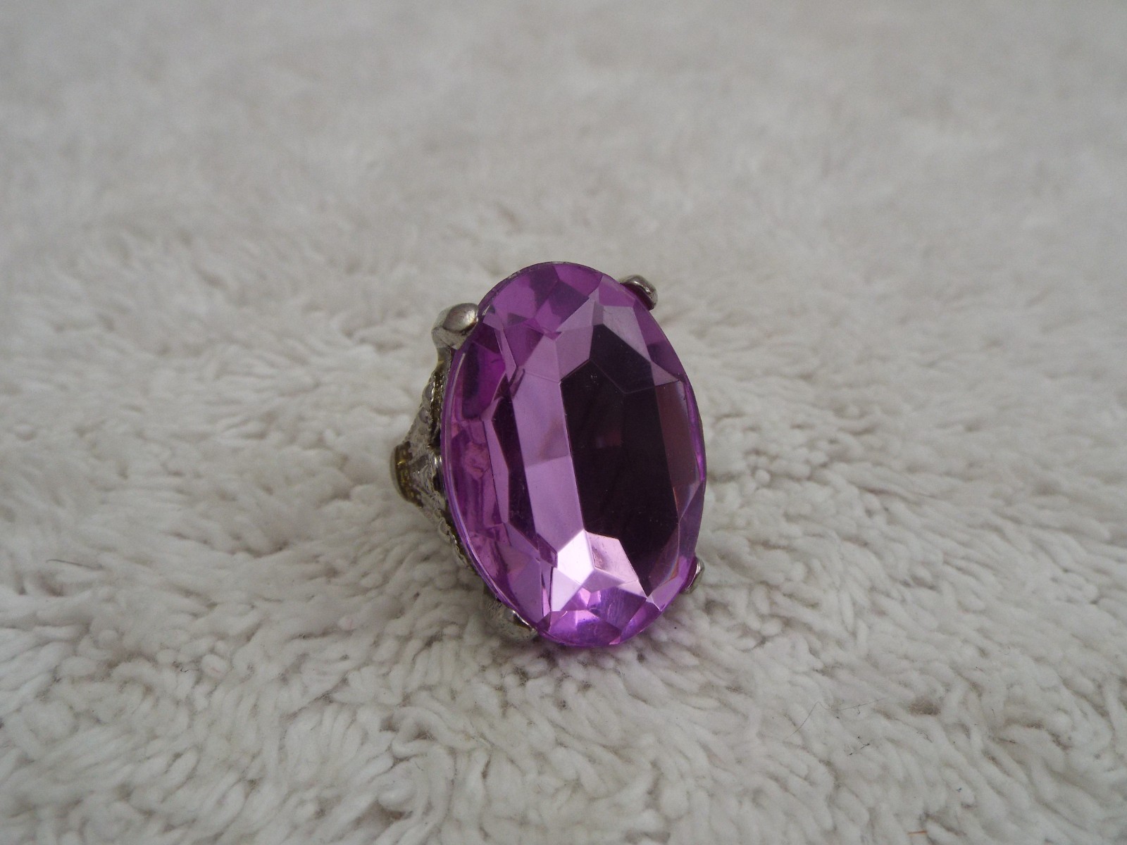 Silvertone Purple Acrylic Bling Ring ~ Adjustable Size 7-8 (A23)