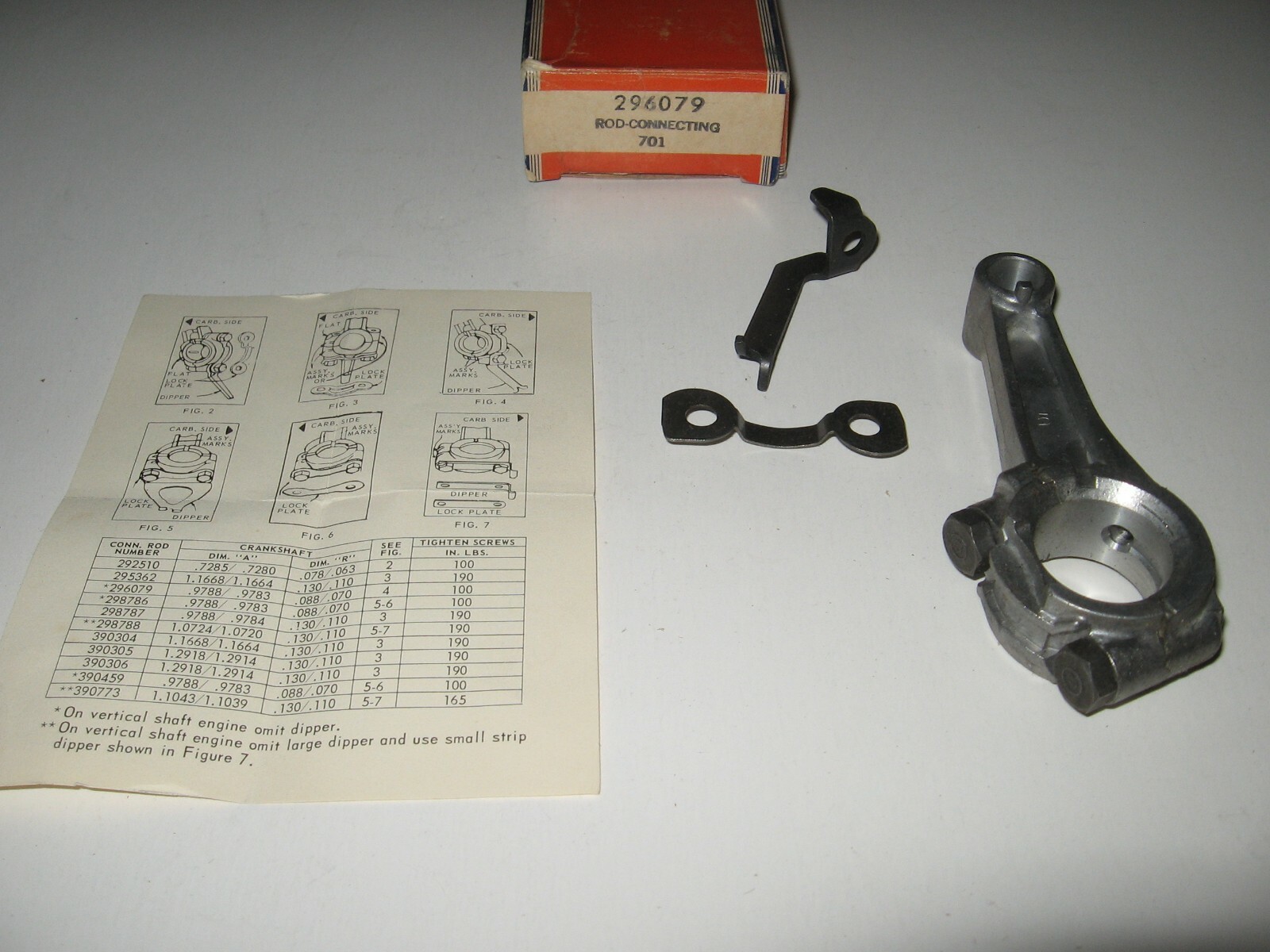Briggs Stratton connecting rod w/ dipper .020'' undersize part # 296079 nos oem