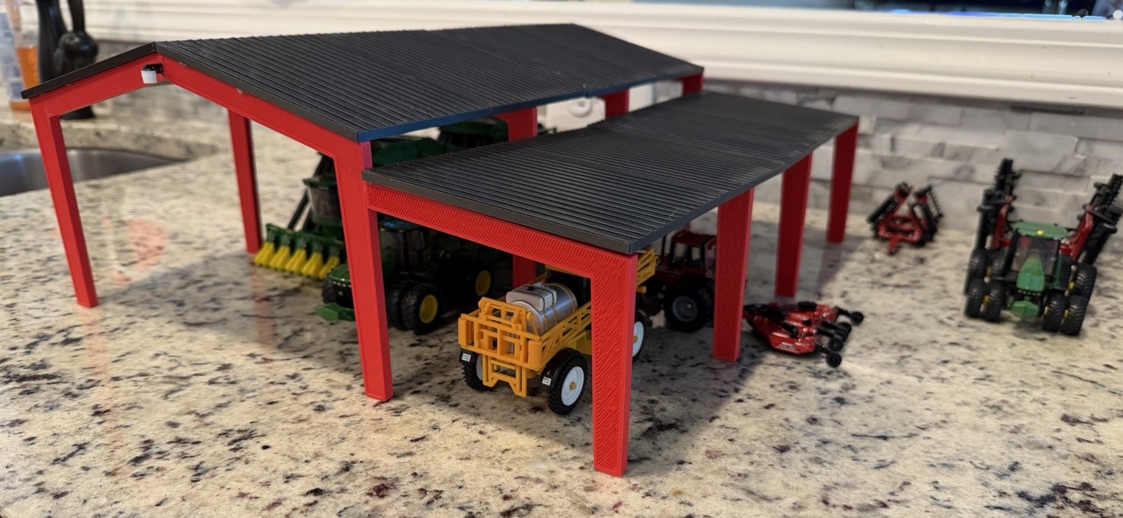 1/64 Scale Cover Barn (LG) - For Custom Farm Toy Displays