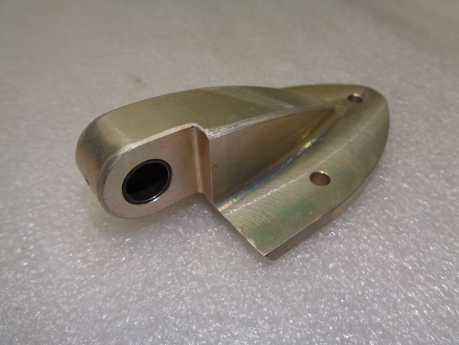 BEAVER DHC-2 L/H COCKPIT DOOR HINGE 1560-U6-201-3 / C2FS1255 NEW (LIMITED SUPPLY
